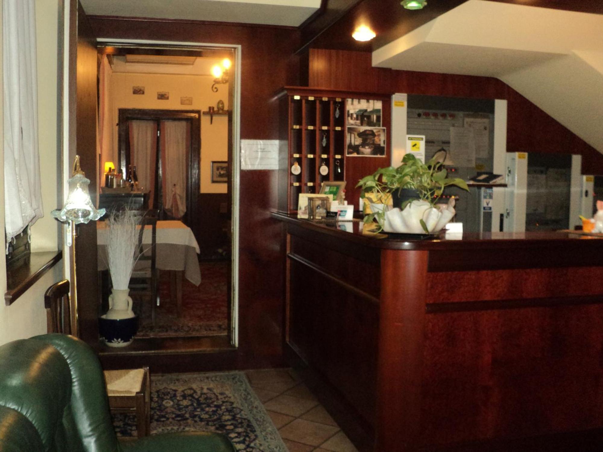Albergo La Bersagliera Новента-ді-П'яве Екстер'єр фото