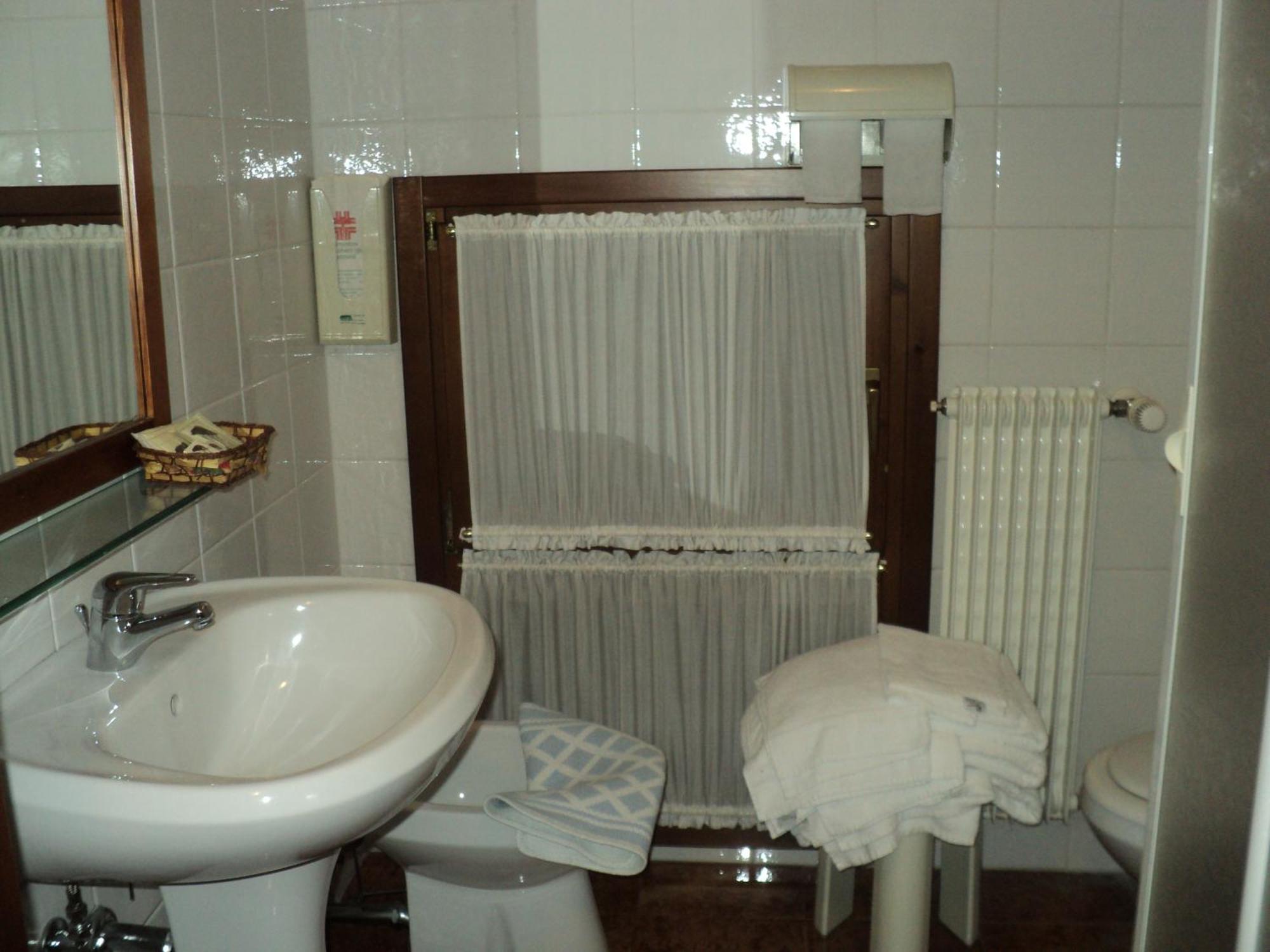 Albergo La Bersagliera Новента-ді-П'яве Екстер'єр фото