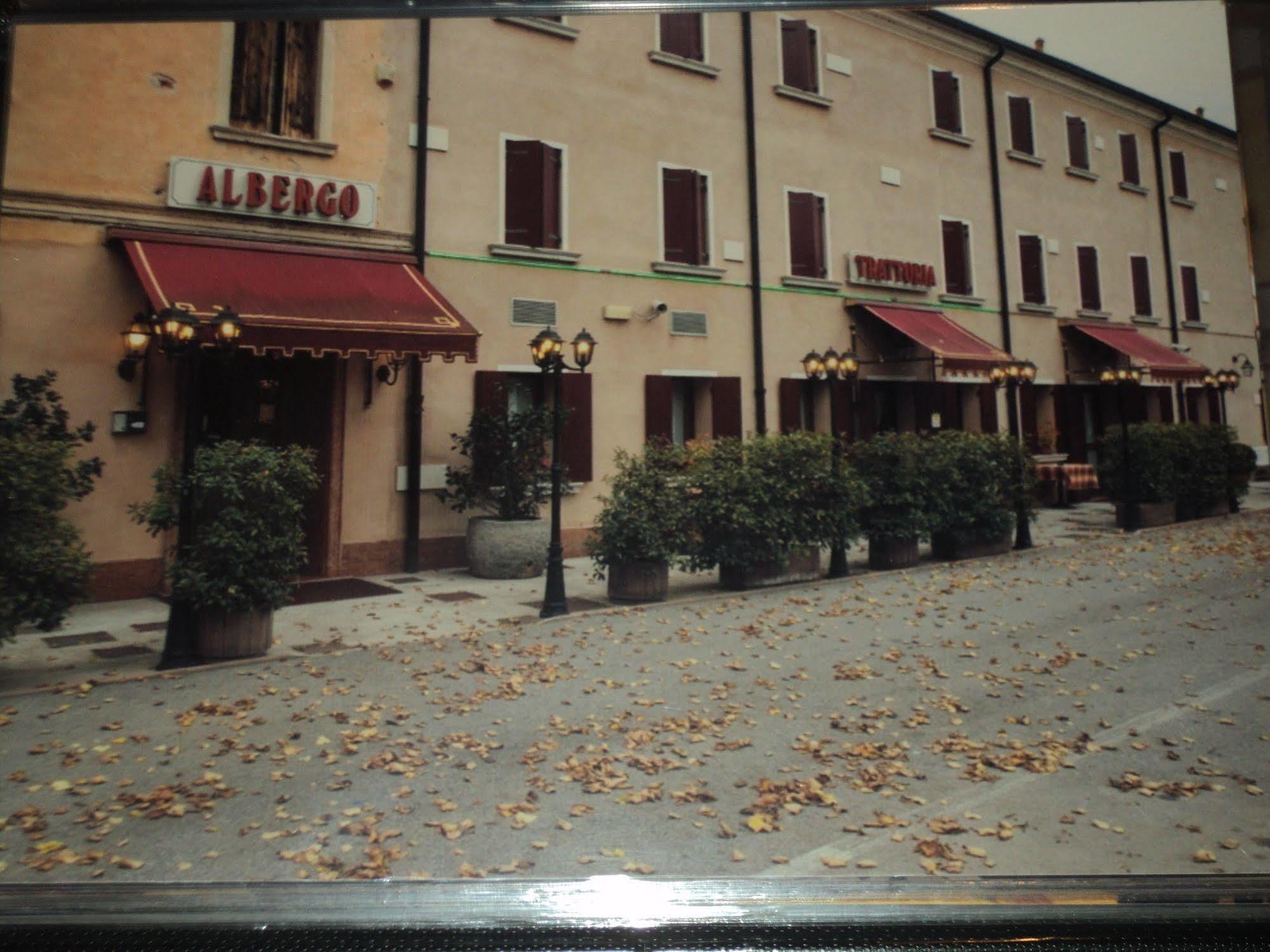 Albergo La Bersagliera Новента-ді-П'яве Екстер'єр фото